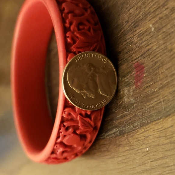 Chunky Vintage Carved Chinese Cinnabar Bangle Bracelet - Picture 6 of 8